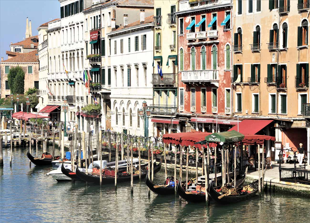 In Italia con Welcome Piemonte - Venezia - Canale con gondole